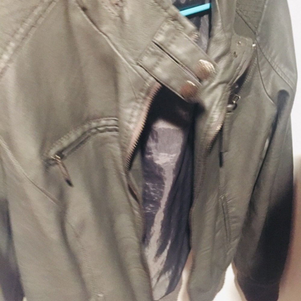 Bomber jacket - Picture 2 of 2